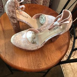Shoedazzle Pumps Blush 8.5 Sabrina